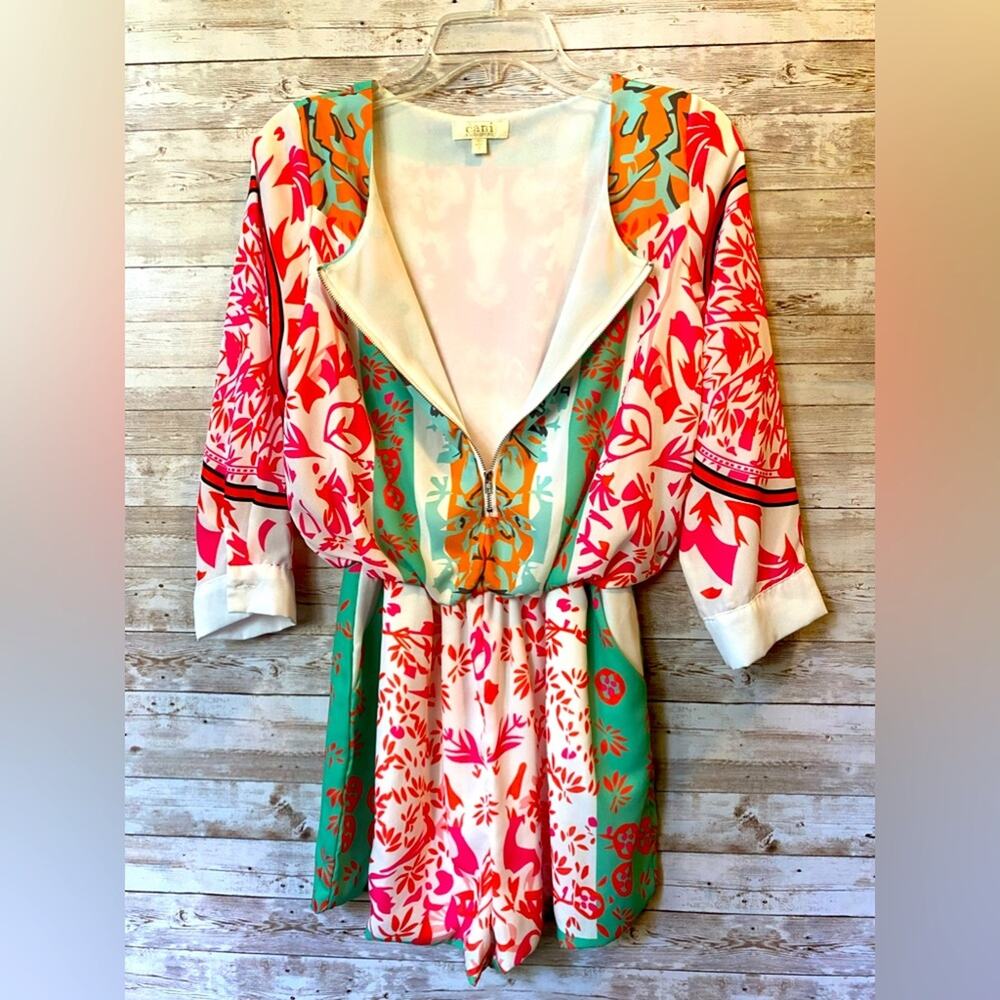Dani Collection Romper Size Small - Picture 2 of 4